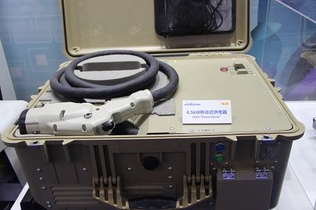 鋰電業(yè)績分化加?。荷嫌瘟裂?，下游慘淡