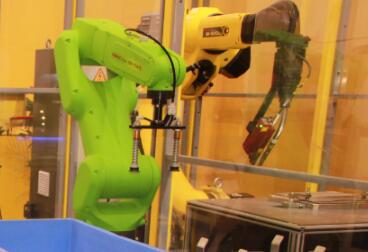 智能工廠升級后，如何延長工業(yè)機(jī)器人壽命？